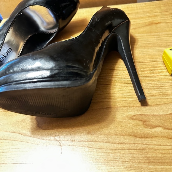 5” platform Bebe patent heels - Picture 5 of 6